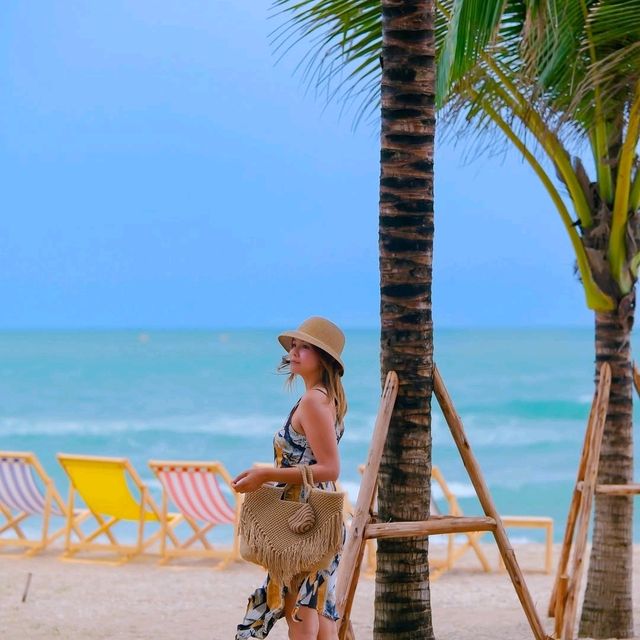 ร้านอาหารและคาเฟ่ ริมทะเลขนอม