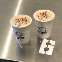 コーヒースタンドに併設されたギャラリーが可愛すぎる！