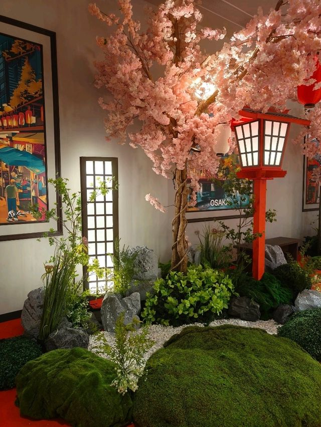 Mini Japan, Maximum Charm