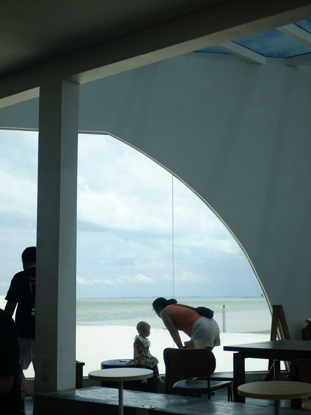 Seaside Bliss: A Hidden Café Gem on Johor's Western Coast