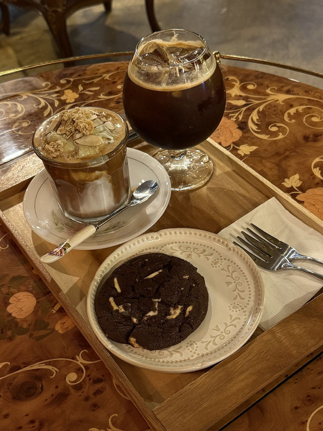 🇰🇷365일 크리스마스인 엔티크한 카페, 레스또커피 Restto🎄