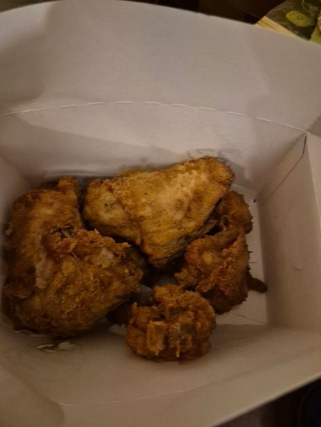 🌴 괌에서만 느끼는 치킨 버킷의 묵직함, 여행 중간 에너지 충전기 🌴