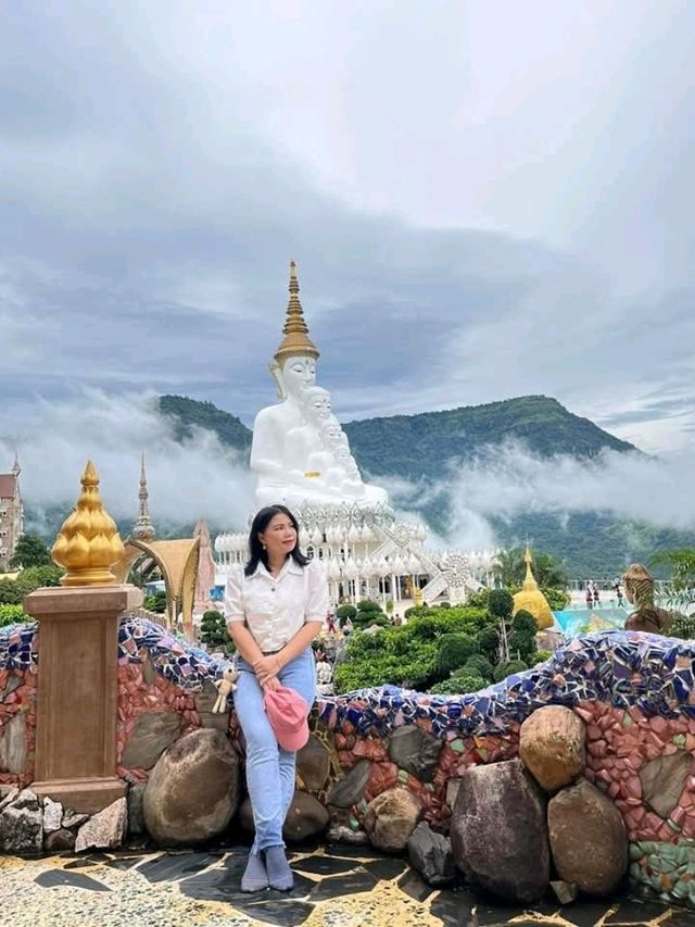 วัดพระธาตุผาซ่อนแก้ว จังหวัดเพชรบูรณ์