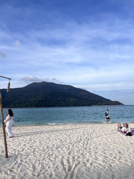 Lost in Lipe Zodiac beach: Sun, Sea & Snorkels