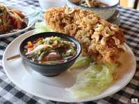 ร้านอาหารริมแก่ง 