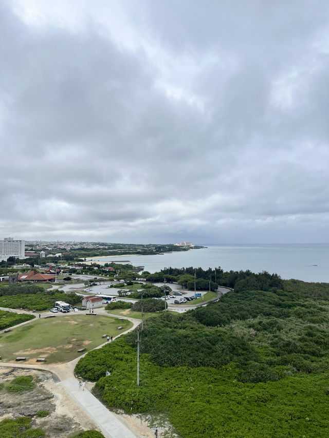 《沖繩海景推薦》登上殘波岬燈塔，眺望無敵蔚藍海景！