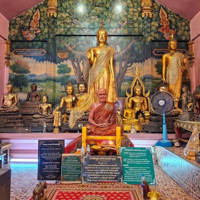 ขอพรหลวงพ่อพุทธโคดมและลอดโบสถ์ที่วัดตะเคียน