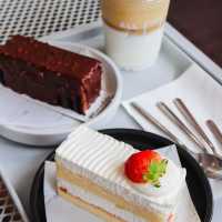 All in white café ขอนแก่น✨
