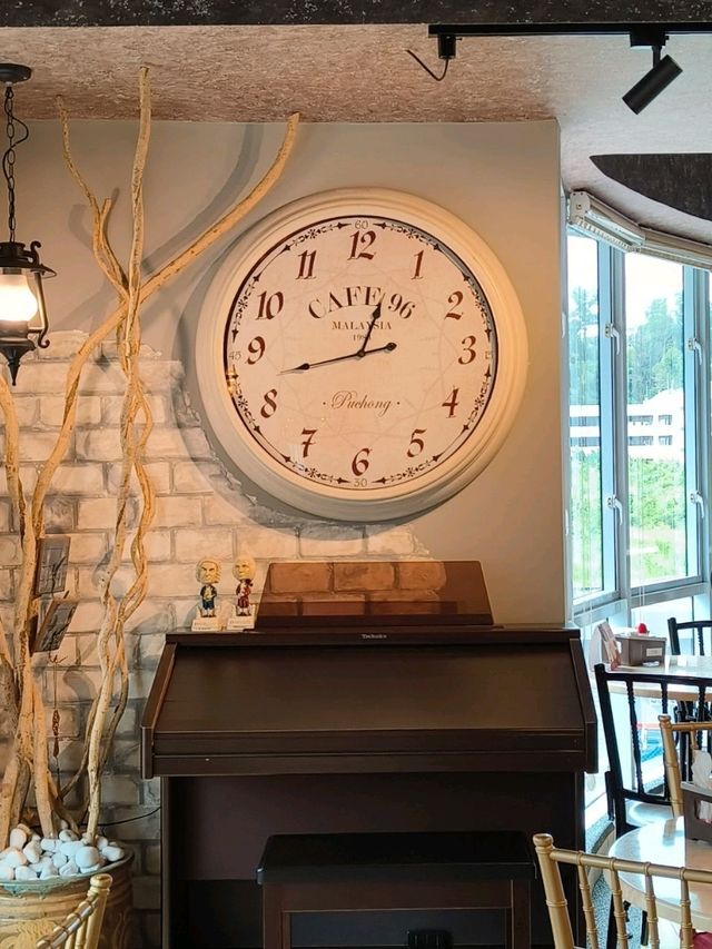 Golden Hour Breakfast Feels So Right!