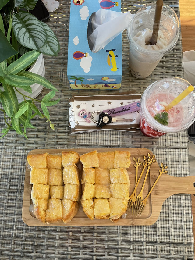 คาเฟ่ MILK สกลนคร