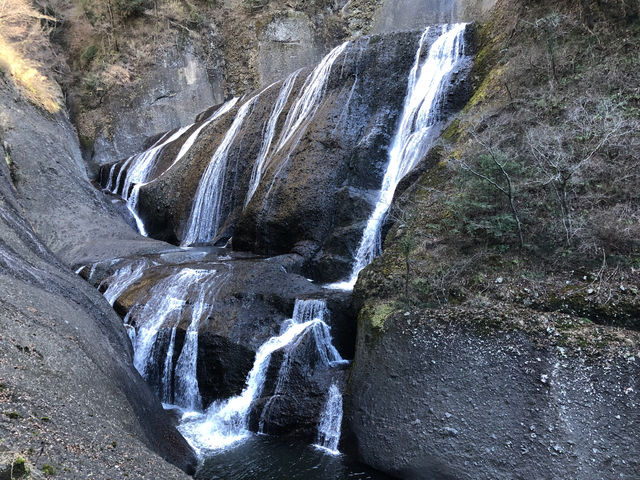 🏞️日本三名爆『袋田の滝』西行法師曰く「四度(よど)の滝」
