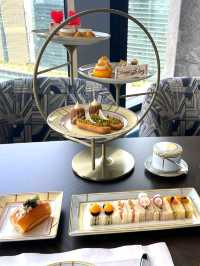 🌸 Waldorf Astoria Osaka – A Royal Stay in the Sky of Osaka 🏯🌆