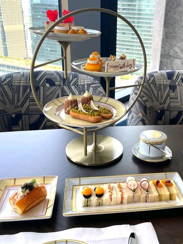 🌸 Waldorf Astoria Osaka – A Royal Stay in the Sky of Osaka 🏯🌆
