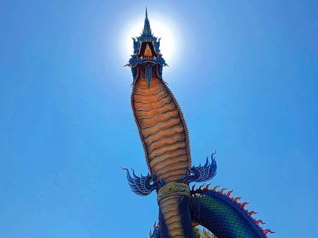 天空の大仏とメコン川の絶景に、心が静まるひとときを。