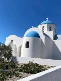 ⛪ Europe 🌍 Chasing Blue Domes: Santorini’s Famous Churches on a Budget 🇬🇷💙