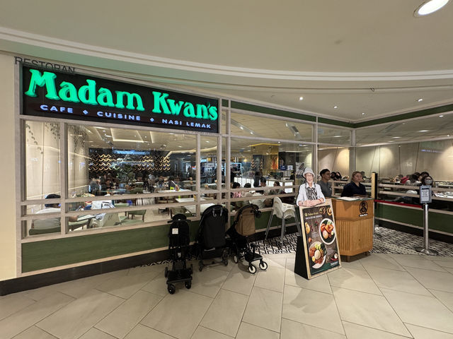 Madam Kwan’s – Nyonya Comfort Food at Its Best! 🍛✨ 