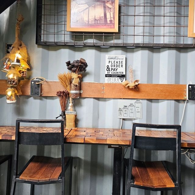 🧩เต็งหนามคอฟฟี่ คาเฟ่ชิคๆ ที่พิษณุโลก🧩
