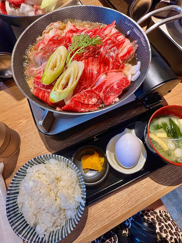 สุกี้ยากี้เนื้อวากิว เริ่ม 1,100¥ ใจกลางชินจูกุ