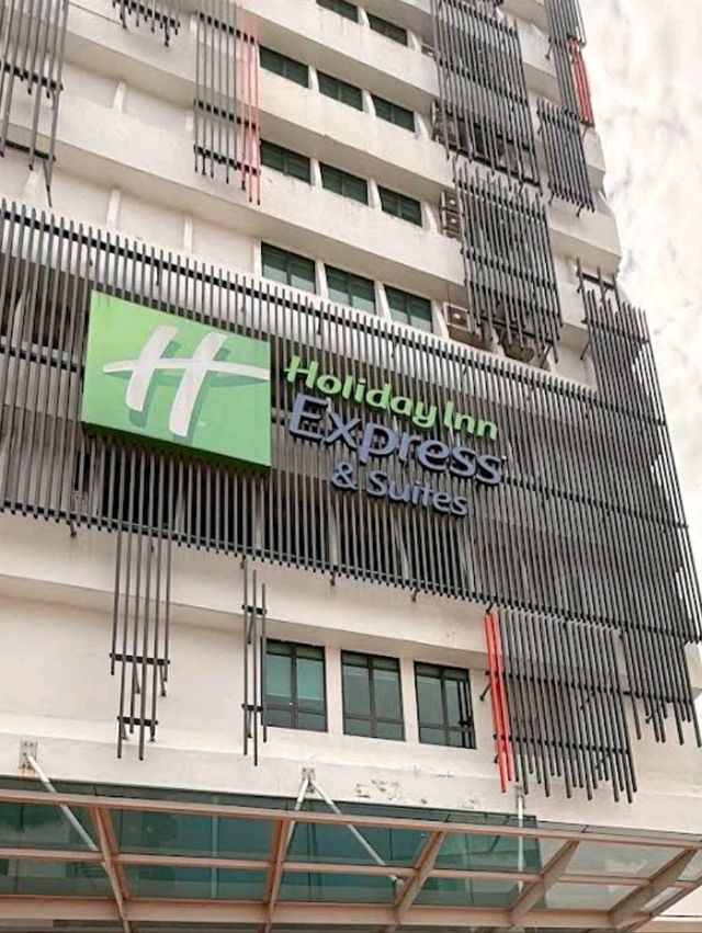 🏨✨ Holiday Inn Express JB – Smart Comfort Close to Central JB! 🇲🇾