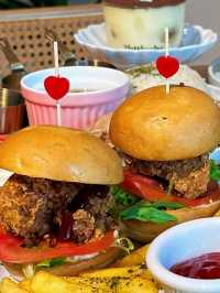 🏨✨ Trove Hotel JB – Where Style Meets Flavor!