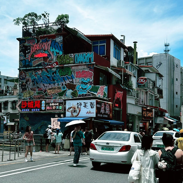 🌈 Shapowei Art Zone: Where Xiamen’s Fishing Past Meets Hipster Creativity!