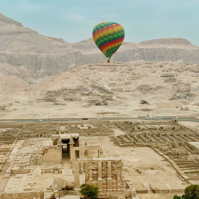 Sunrise Over the Nile: A Magical Hot Air Balloon Ride in Luxor