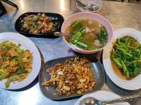 ข้าวต้มร้านLocal ร้านเก่าแก่เมืองแปดริ้ว