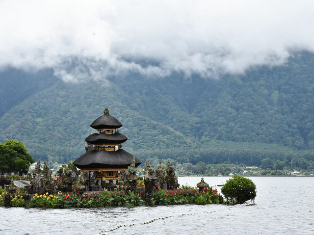 Pura Ulun Danu Bratan – A Serene Lake