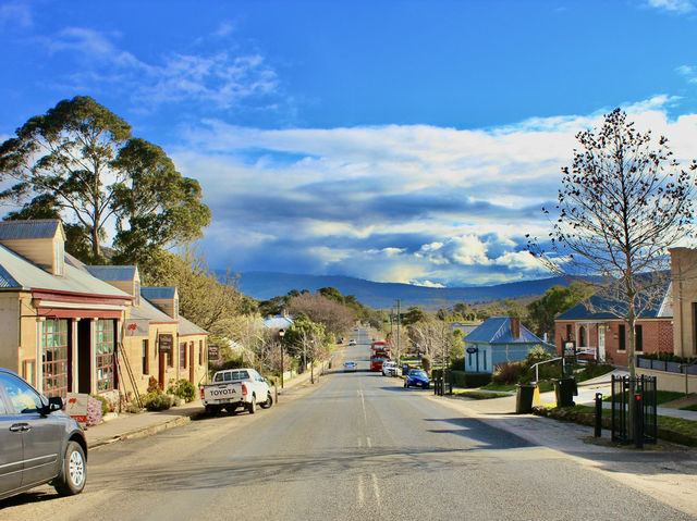 A Town Framed in Gold: Richmond’s Timeless Allure