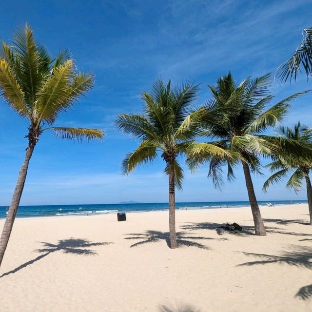 🌴 다낭 미케비치에서 만난 푸른 바다와 여유로운 하루