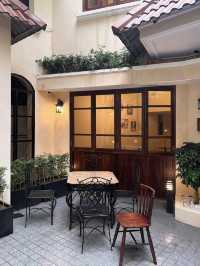 The Yard Café & Bistro offers