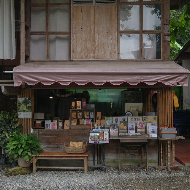 คาเฟ่บ้านไม้สุดอบอุ่น วิวสวยสุดฮีลใจ #น่าน 🥤⛰️🍃