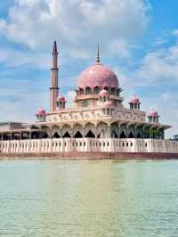 Putra Mosque, Putrajaya – A Modern Marvel with Traditional Charm