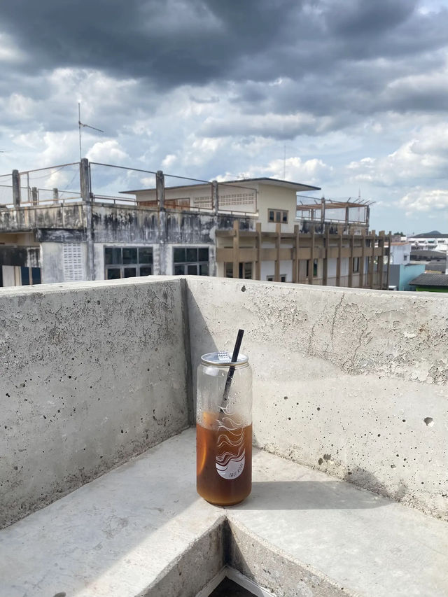 Tali Kopi Rooftop cafe วิวทะเล สุดชิค🩵