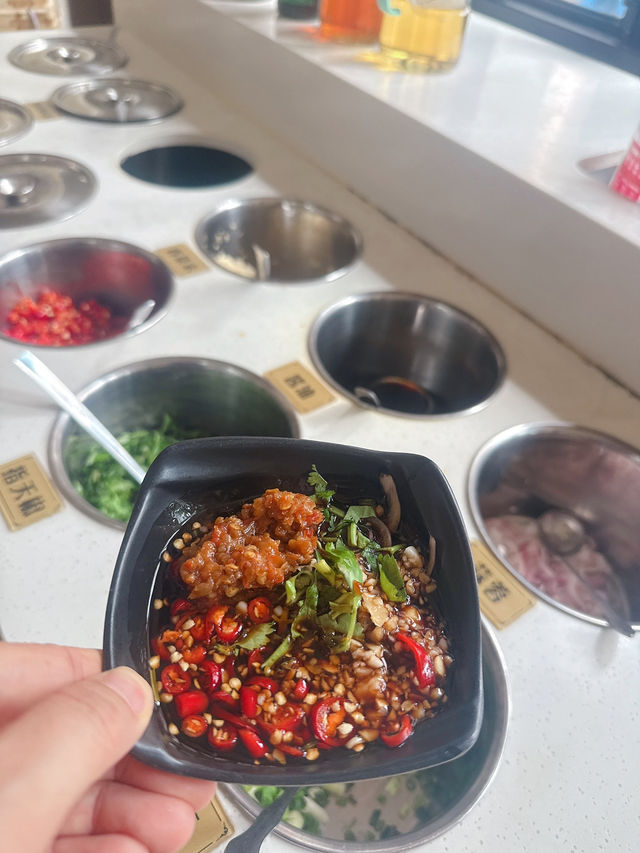 親民價吃脆皮雞煲 