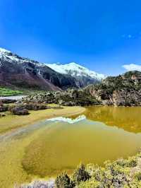 Tripping Over Colors at Banbar Three-Coloured Lake