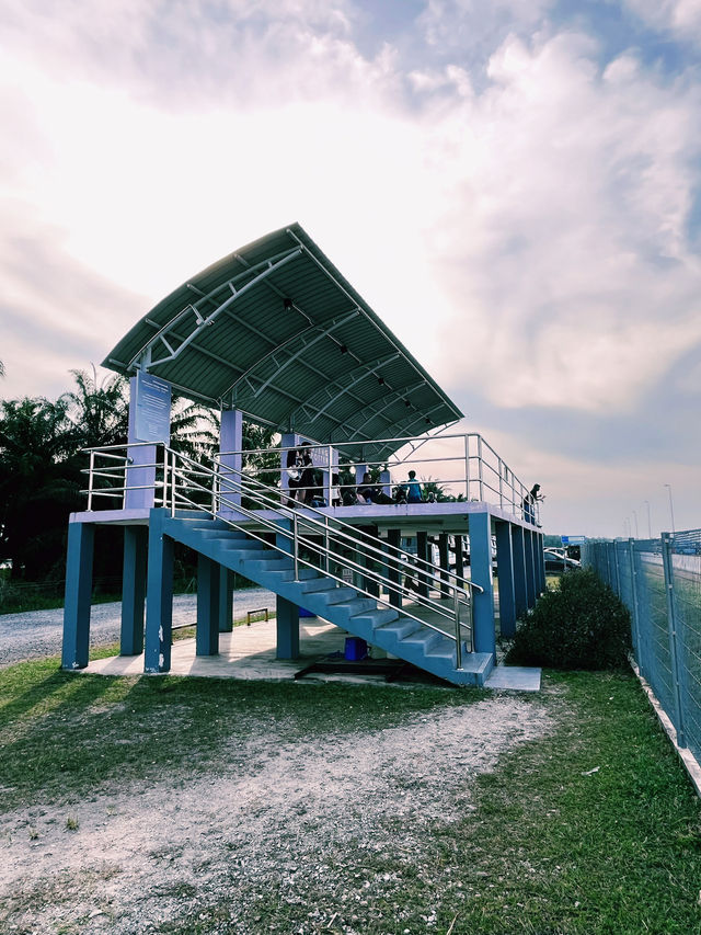 Takeoff Thrills & Aerotrain Nostalgia at Anjung Spotter Deck