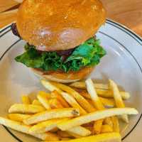 【東京/吉祥寺🇯🇵】バーガー×喫茶店？！バーガー喫茶ちるとこ