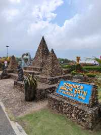 🌺 Ceremonial Reflections: A Walk Through Ulun Danu Beratan Park