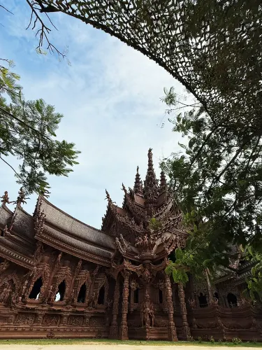 วัดที่สร้างโดยไม่ใช้โลหะหรือเสาเข็มใดๆ 🛕