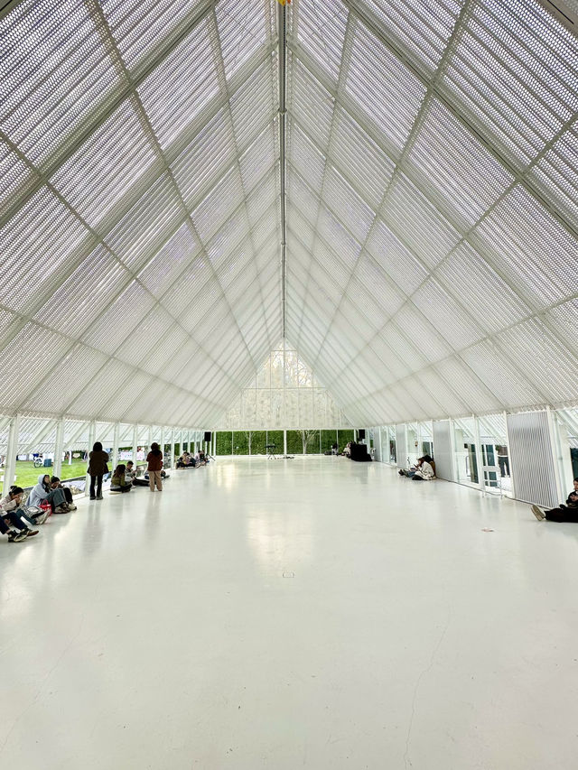 Breeze Hall – Where Architecture Meets Emotion Breeze Hall – Where Architecture Meets Emotion