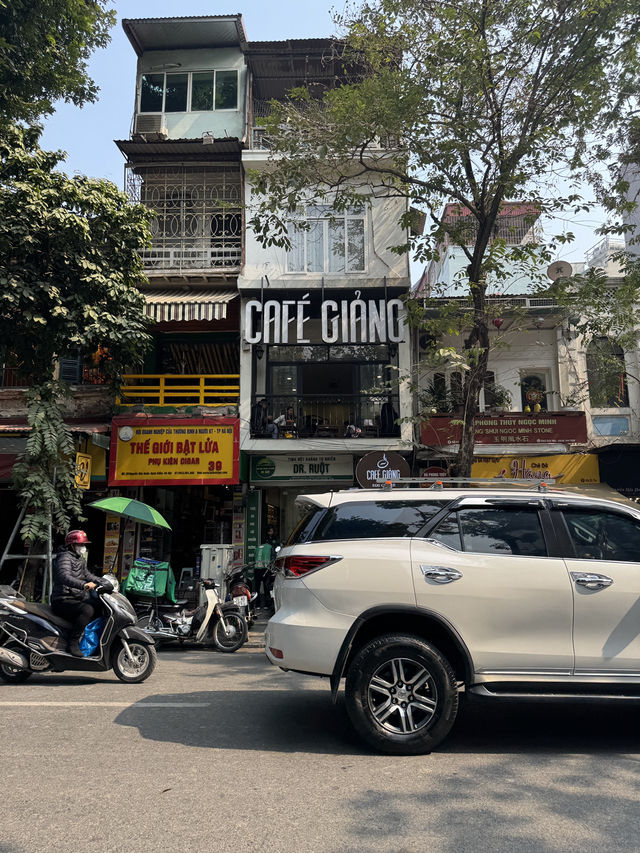 กาแฟไข่ที่ห้ามพลาดในฮานอย Cafe Giảng