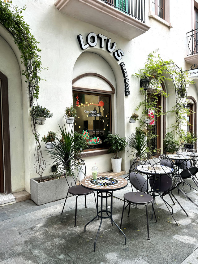 โรงแรมที่ฟูก๊วก Lotus Home&Cafe 