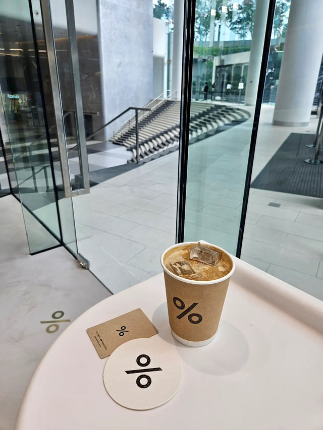 ขาวสะอาด โปร่ง สบายตา... กาแฟดีๆ 🤍☕
