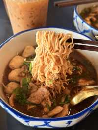 Secret Foodie Gem in Dannok 😍 Authentic Thai spicy Noodles 🥢