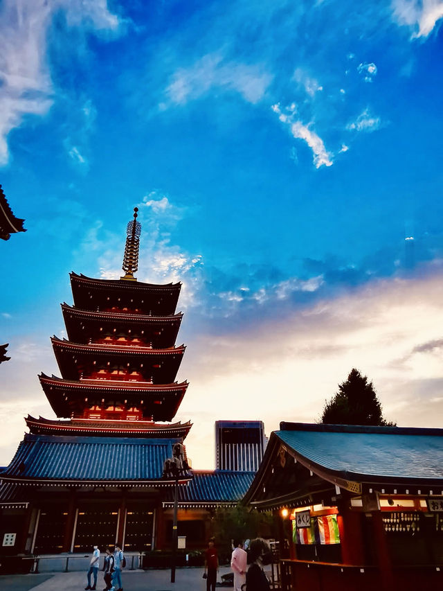 ⛩️「紅燈籠下，是東京最古老的祈願之地」。」