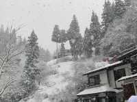 日本玩-「銀山溫泉」一個凝結在日本大正時代及宮崎駿童話裡的雪白世界，此生必訪！