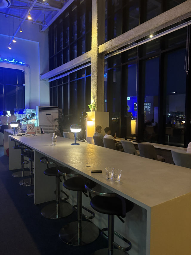 🌊 국내호텔에서 즐기는 카페 라운지 감성, The November 🏨☕ 🌊 국내호텔에서 즐기는 카페 라운지 감성, The November 🏨☕