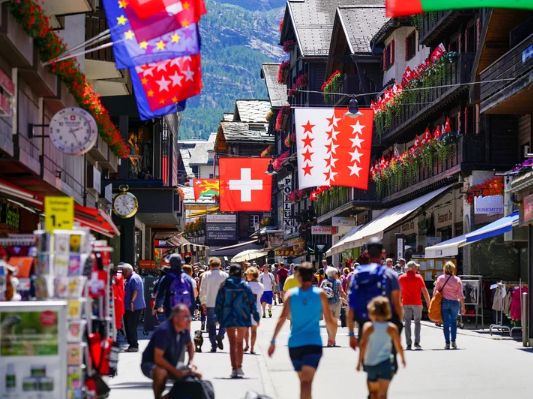 Zermatt เมืองเล็กกลางขุนเขา กับวิว Matterhorn 