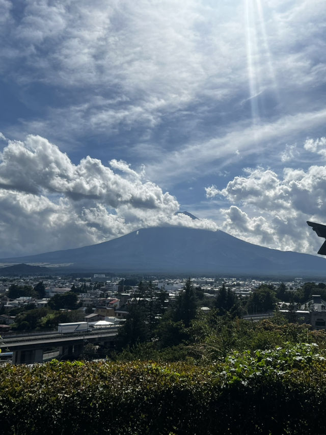 Chureito pagoda in front of Mountain Fuji 🌄🌄🌄